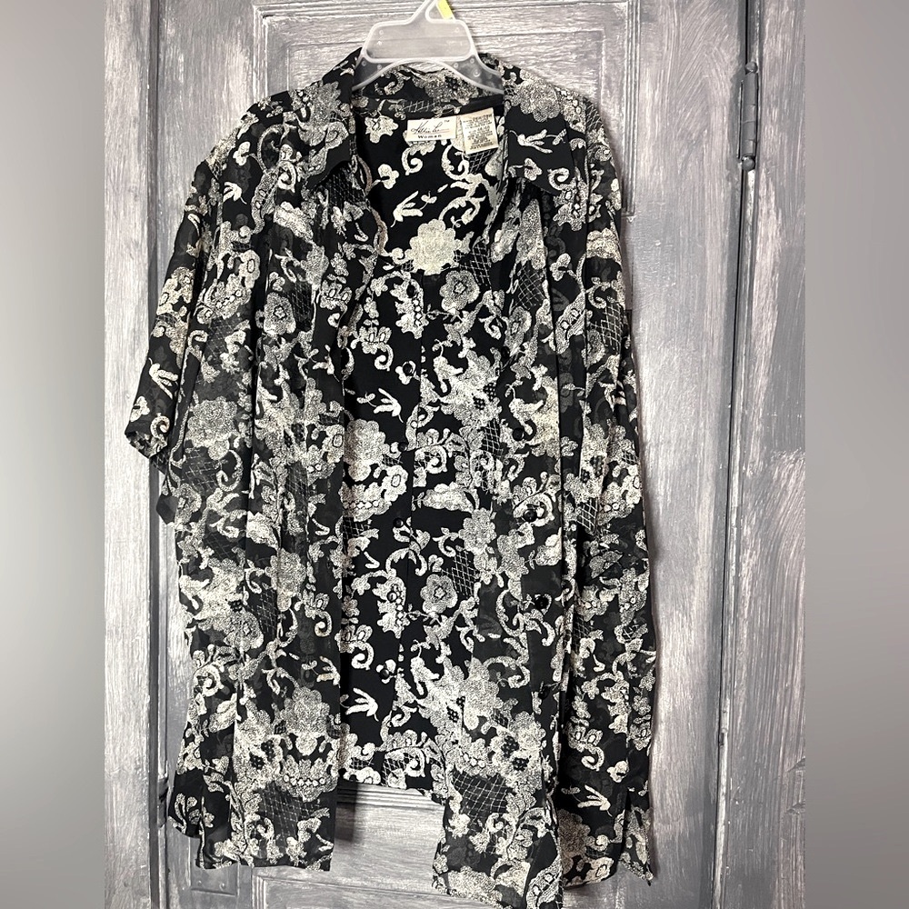 Kathie Lee Collection Black and White Artistic Blouse - Picture 4 of 5